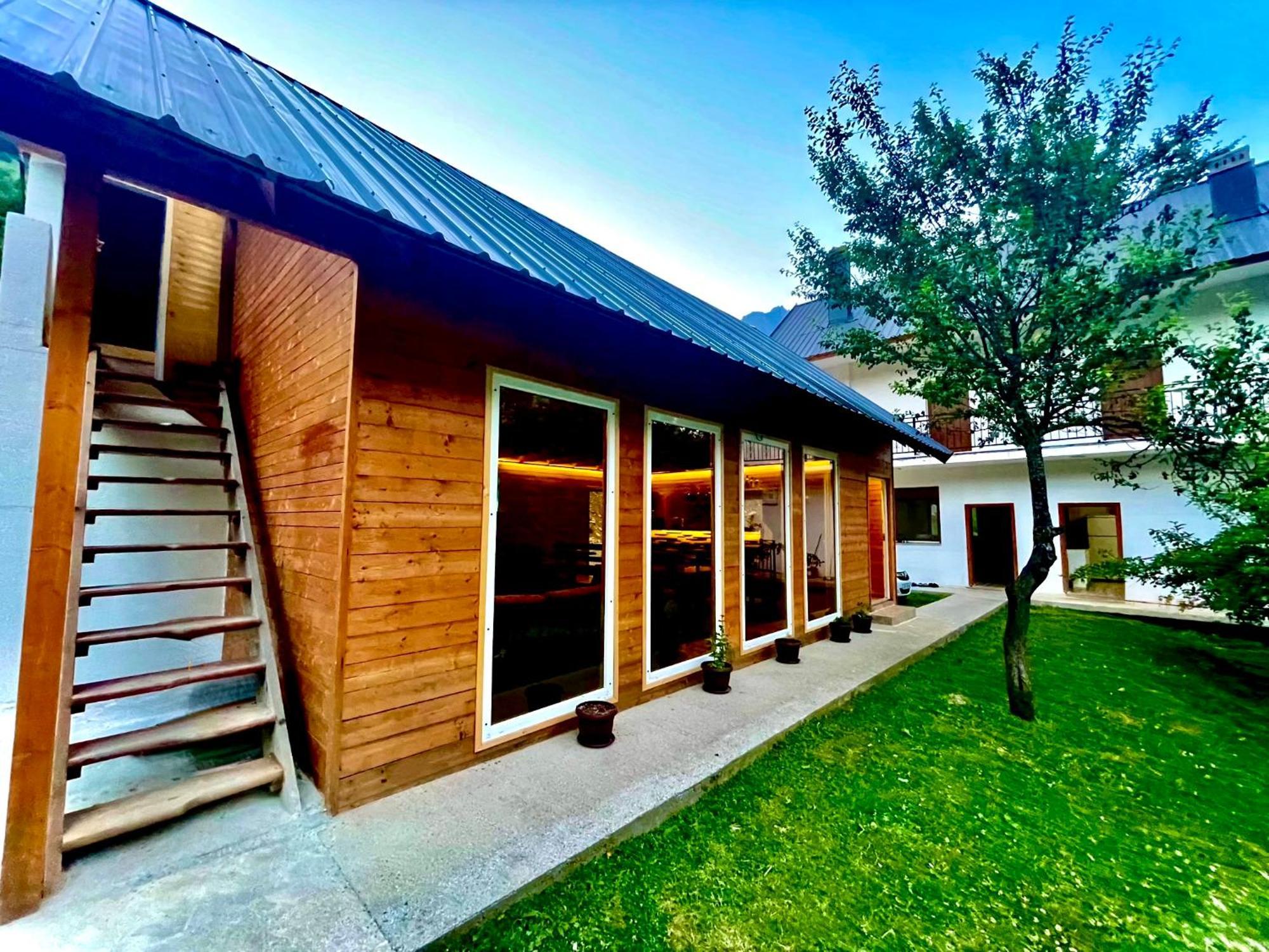 Lazer Cardaku Guesthouse Вальбоне Екстер'єр фото