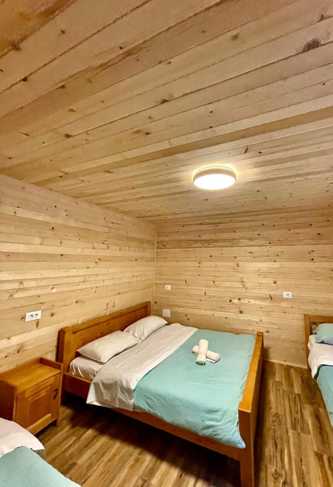Lazer Cardaku Guesthouse Вальбоне Екстер'єр фото