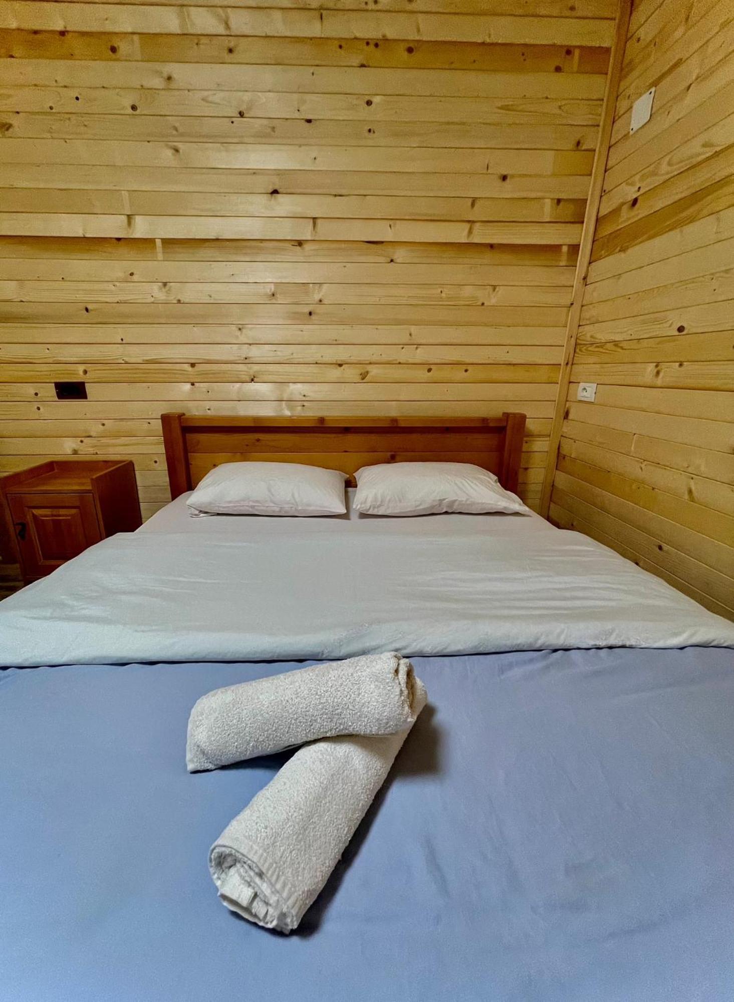 Lazer Cardaku Guesthouse Вальбоне Екстер'єр фото