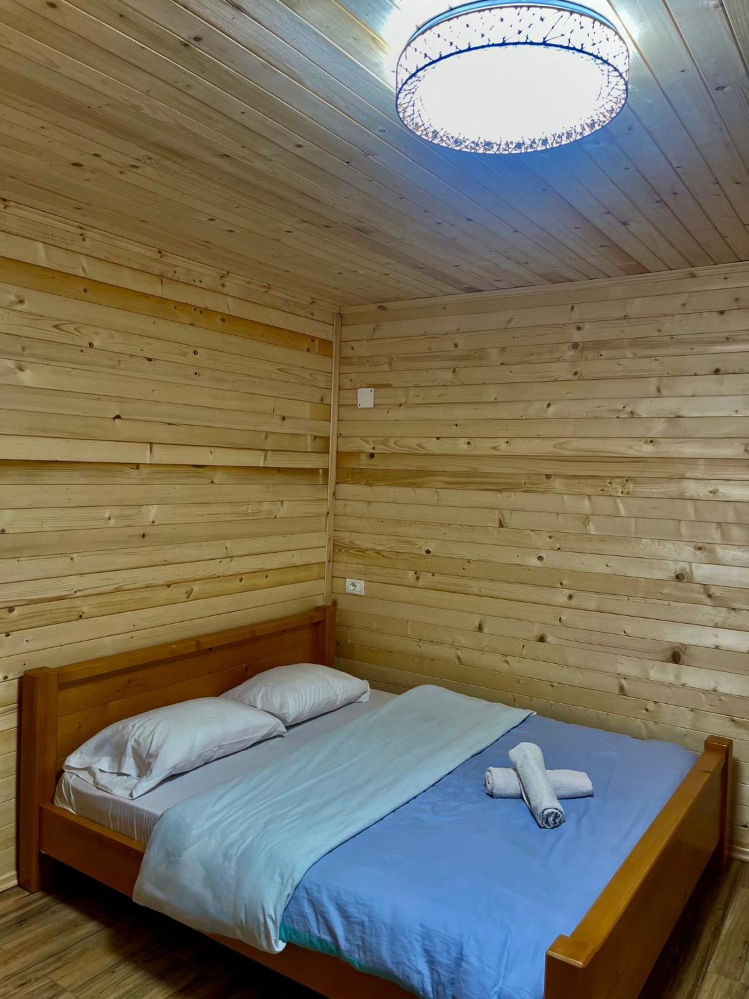 Lazer Cardaku Guesthouse Вальбоне Екстер'єр фото