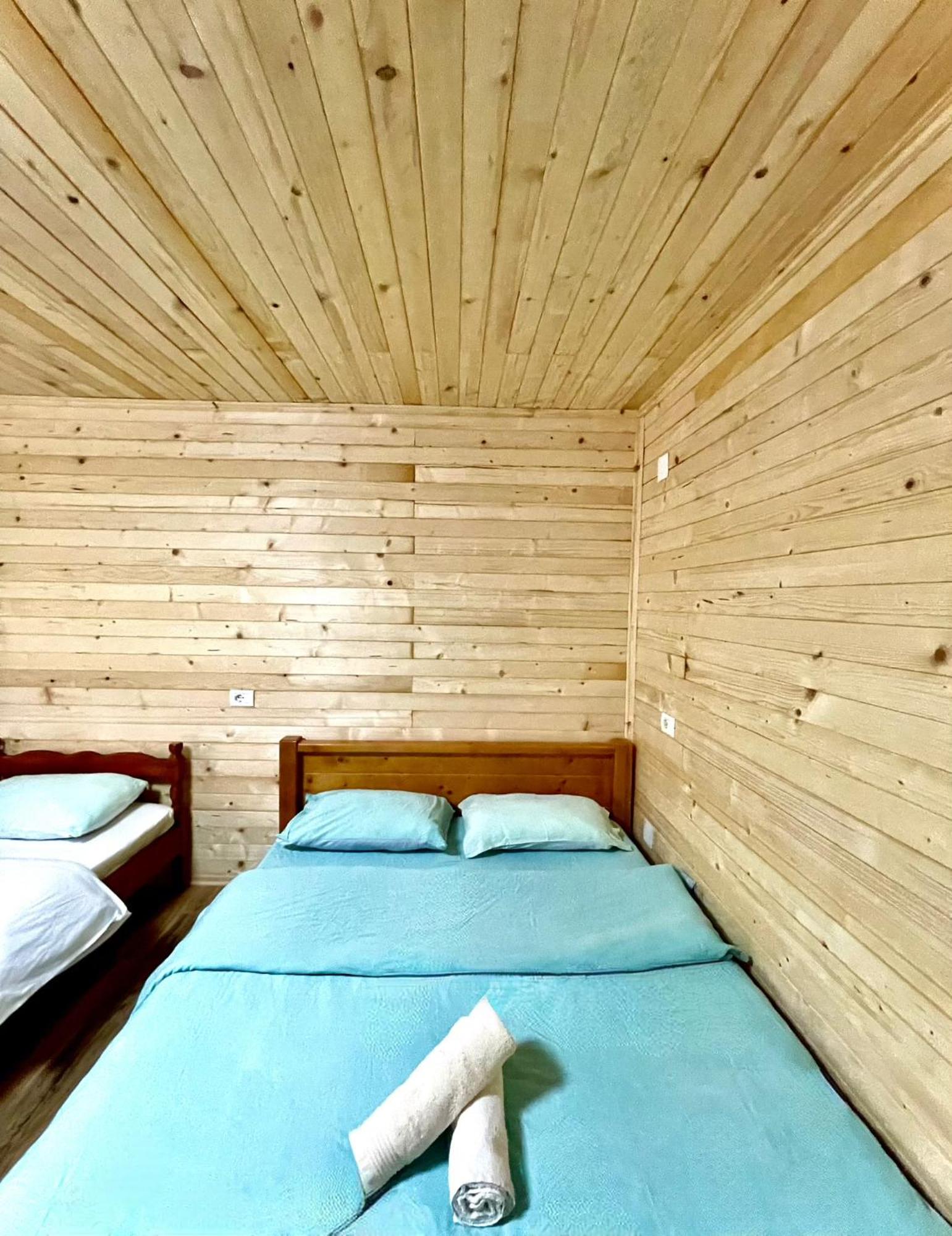 Lazer Cardaku Guesthouse Вальбоне Екстер'єр фото