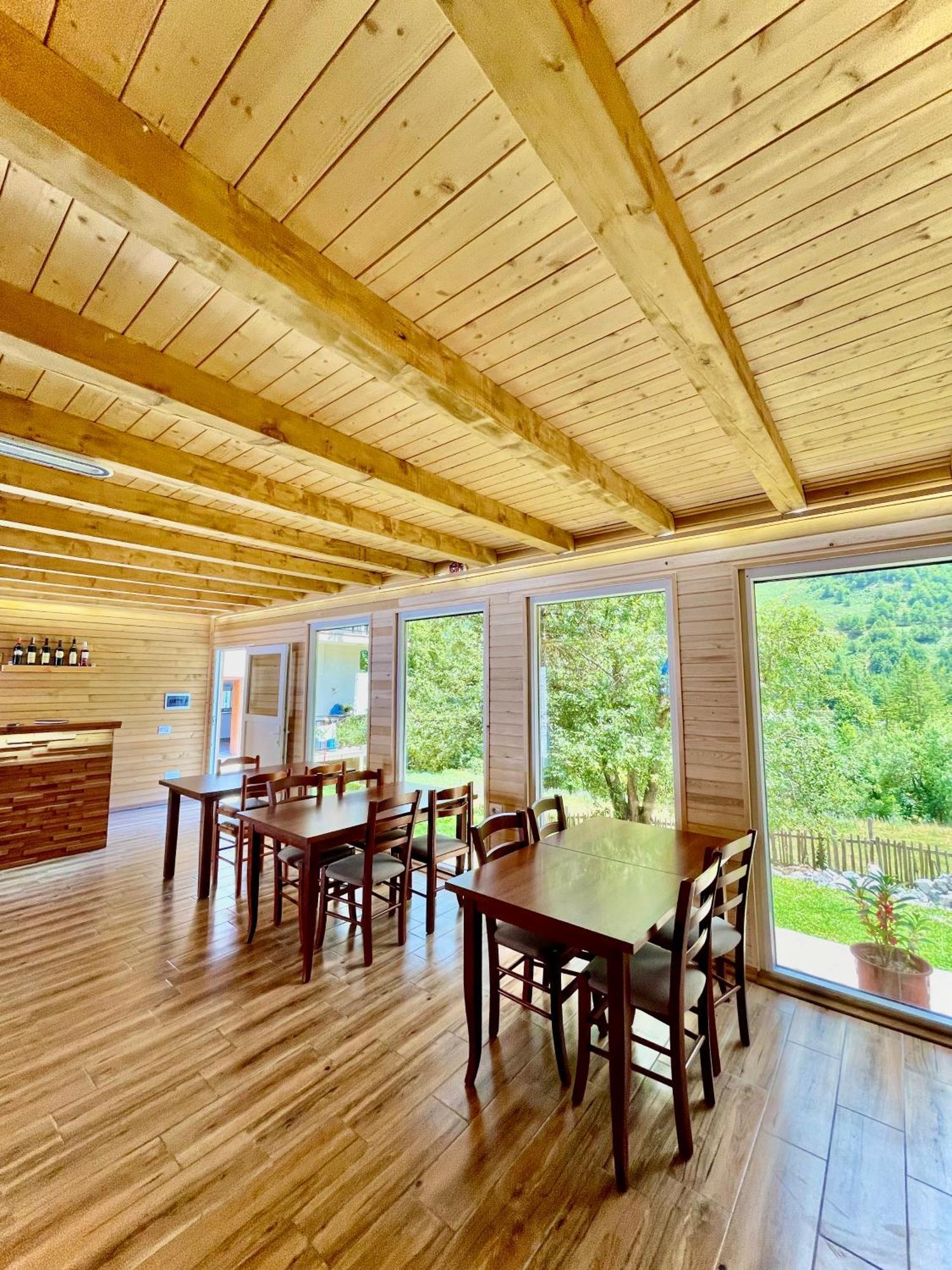 Lazer Cardaku Guesthouse Вальбоне Екстер'єр фото